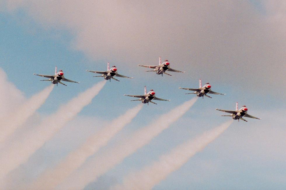 photo #401: six Thunderbirds approaching with smoke on