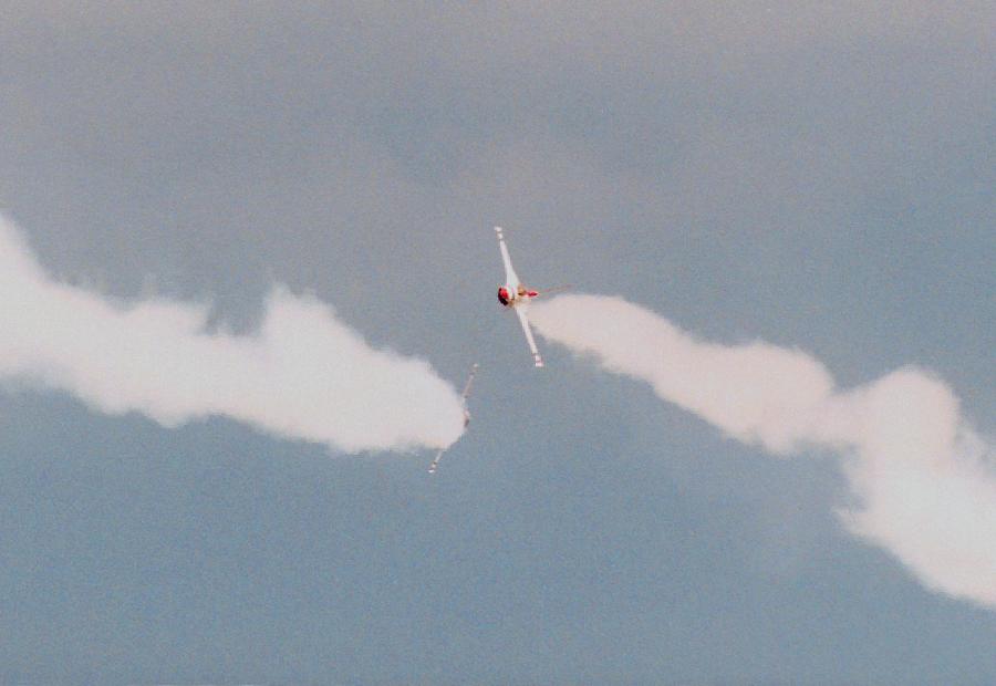 photo #407: Thunderbird solos doing head-on pass