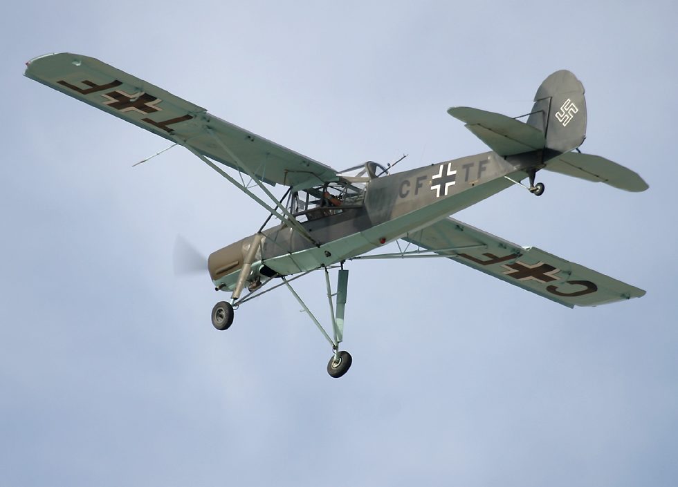 Fieseler Storch (click here to open a new window with this photo in computer wallpaper format)