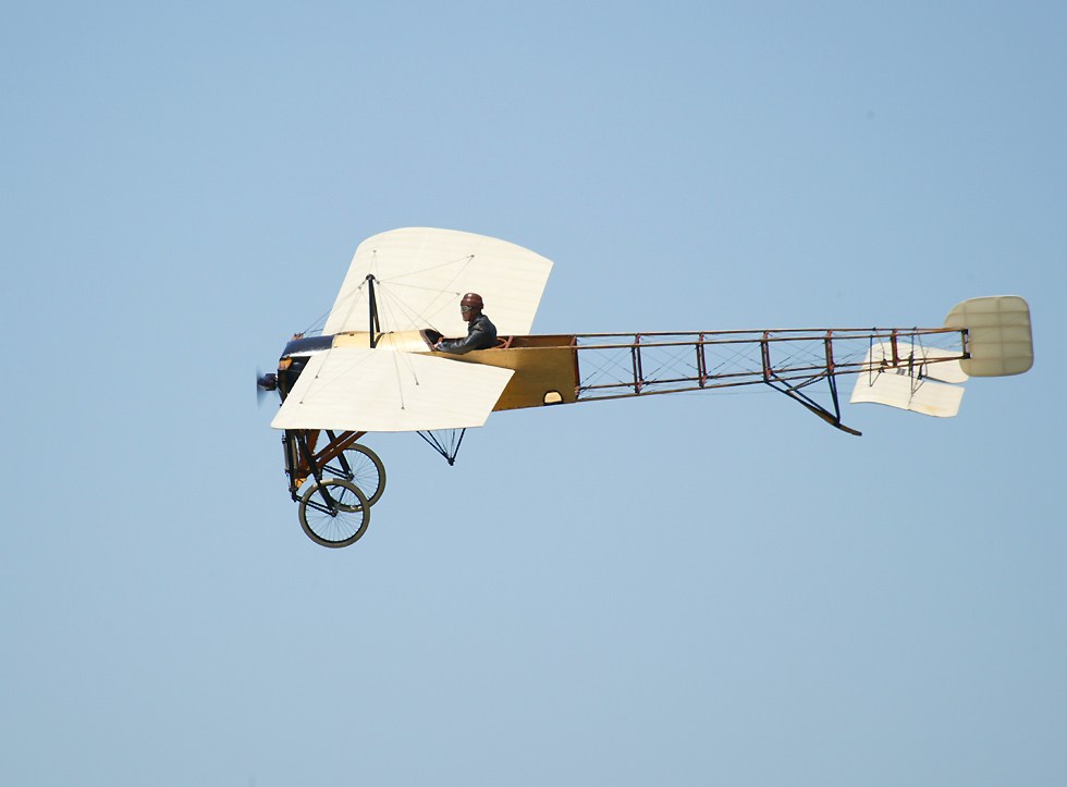 photographed at 1/500th of a second and f6.7 using a Canon 1Ds digital camera and Canon 100-400mm image stabilized lens