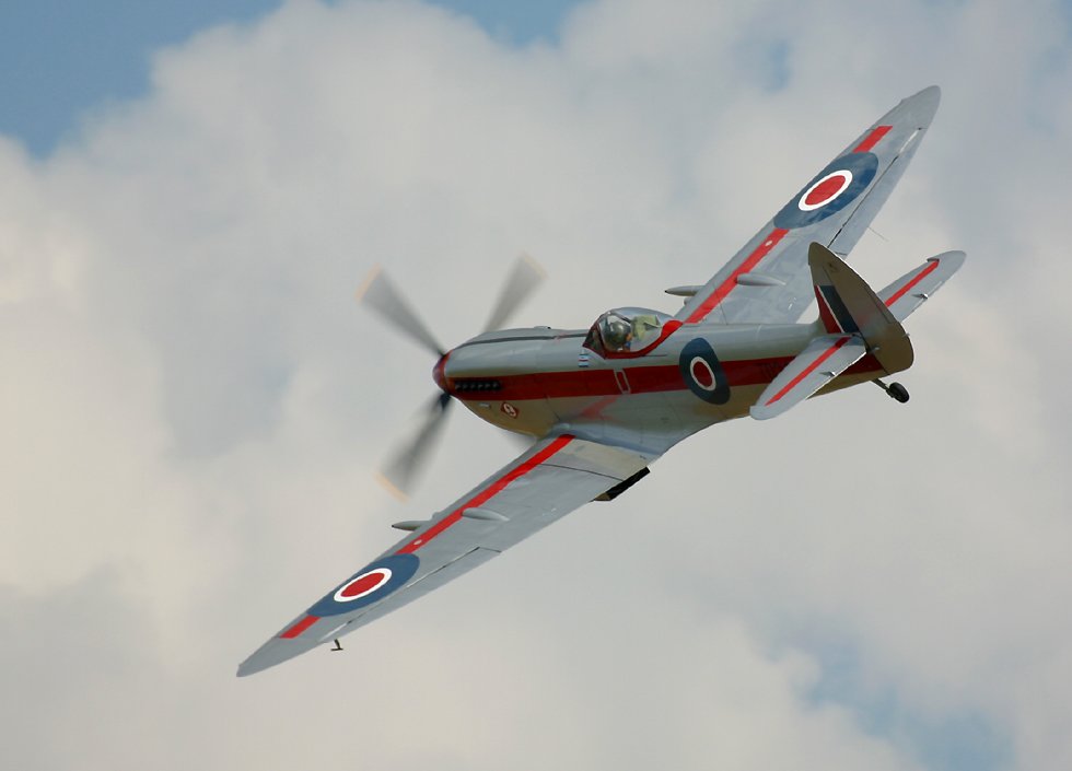 Most early Spitfires used the famous RollsRoyce Merlin engine 