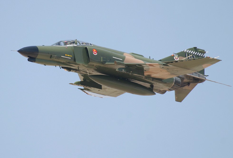 QF-4E Phantom II drone in Vietnam war color scheme  (click here to open a new window with this photo in computer wallpaper format)