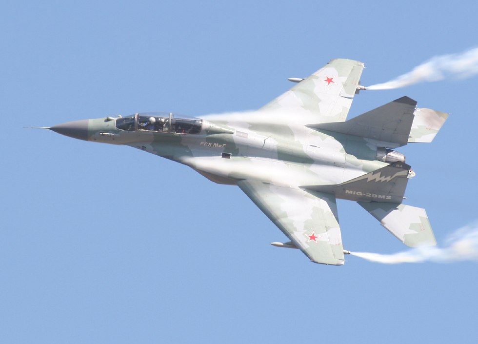 MiG-29M2 'Flanker' fighter with thrust vectoring   (click here to open a new window with this photo in computer wallpaper format)