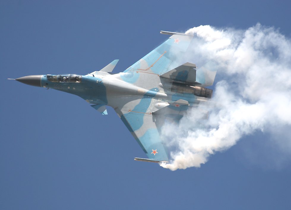 Sukhoi Su-30MK 'Flanker' fighter  (click here to open a new window with this photo in computer wallpaper format)