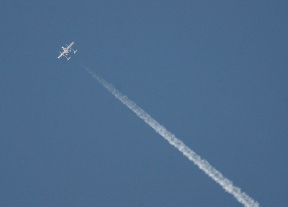 White Knight and StarShipOne high up