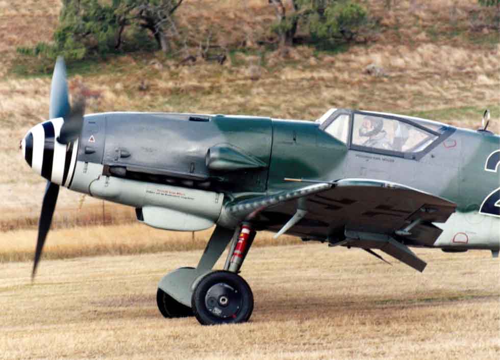 [Image: Me109TaxyingSideView.jpg]