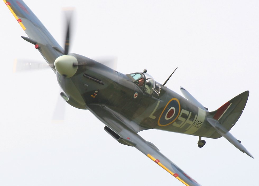 The Russell Group also supplied this nice Mk IX Spitfire complete with wing
