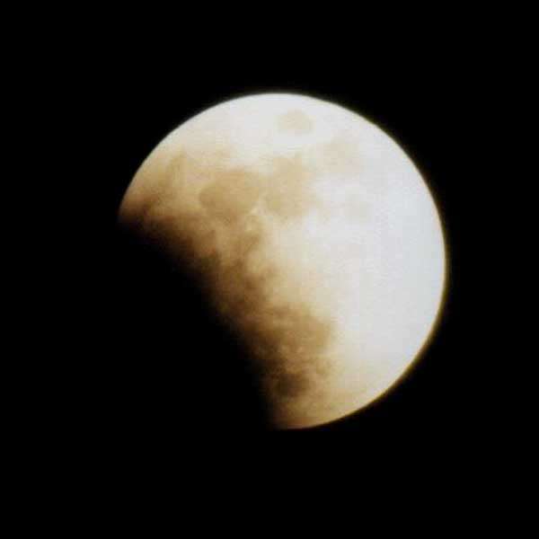 lunar eclipse 2000, image 1