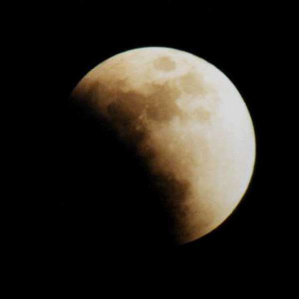 lunar eclipse 2000, image 2