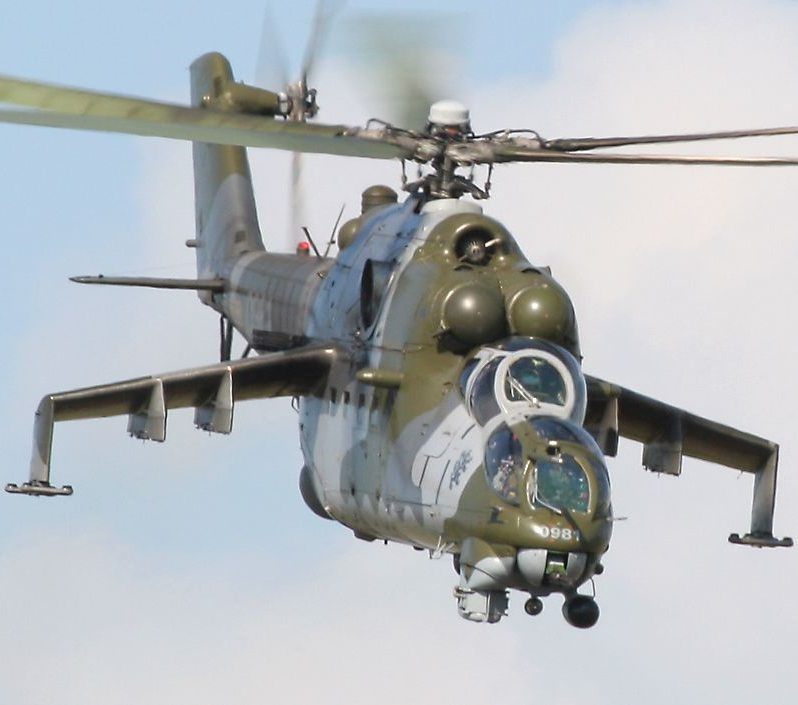 Mi-24 'Hind' helicopter gunship   (click here to open a new window with this photo in computer wallpaper format)