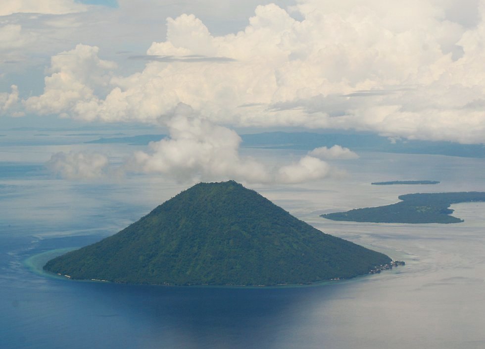 click here to open a new window with this photo in computer wallpaper format