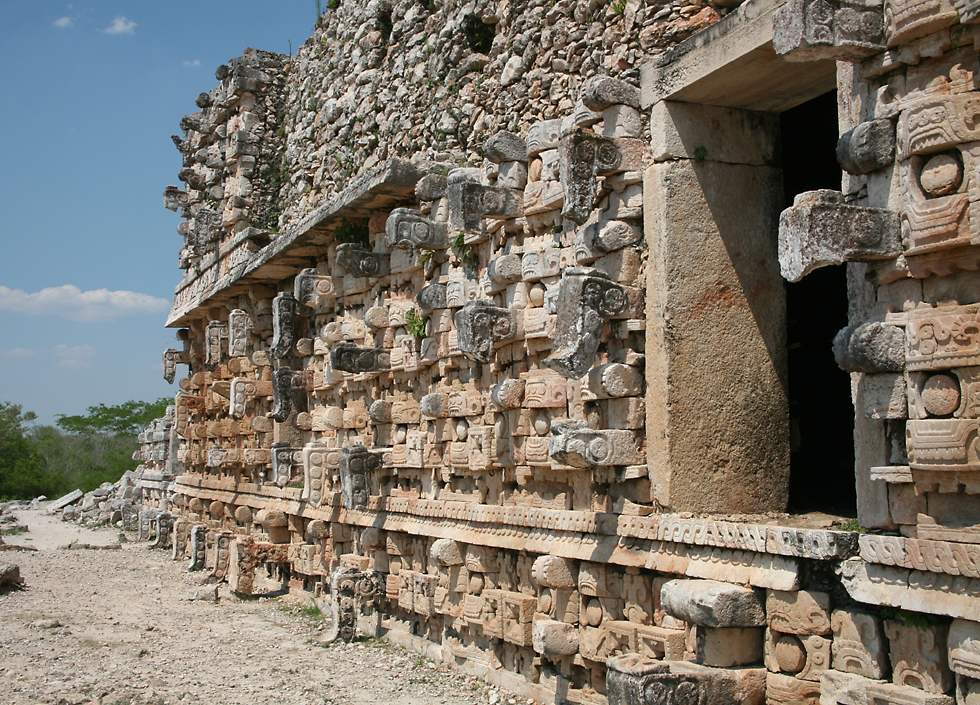 click here to open a new window with this photo in computer wallpaper format