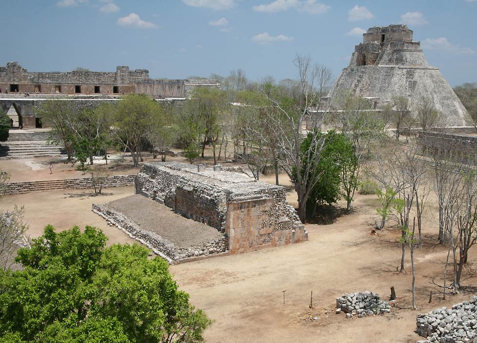 click here to open a new window with this photo in computer wallpaper format