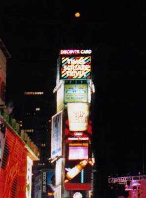 Times Square Trivia photo (12K)