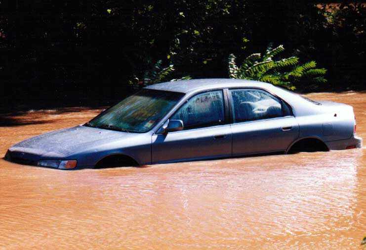 http://www.richard-seaman.com/USA/States/NewJersey/SouthBoundbrook/FloodOf99/FloodedCars/Car.jpg