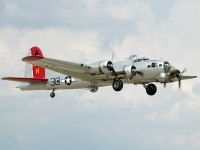 'Yankee Lady' photographed in August of 2003 at the Yankee Air Museum airshow using a Canon 1Ds digital camera and Canon 100-400mm image stabilized lens set to 220mm (1/500th second, f6.7, ISO 100)