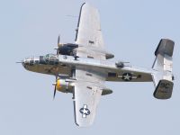 photographed at the 2005 Yankee Air Museum 'Thunder Over Michigan' airshow using a Canon 20D camera and Canon 100-400mm image stabilized lens set to 370mm  (1/250th second, f11, ISO 200)