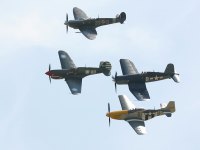 photographed at the 2002 Duxford 'Flying Legends' airshow using a Canon D60 camera and Canon 100-400mm image stabilized lens set to 135mm  (1/500th second, f5.6, ISO 100)