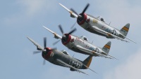 photographed at the 2005 Yankee Air Museum 'Thunder Over Michigan' airshow using a Canon 20D camera and Canon 100-400mm image stabilized lens set to 400mm  (1/500th second, f9.5, ISO 200)