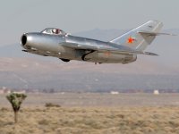 photographed at the 2005 Edwards AFB airshow using a Canon 20D camera and Canon 100-400mm image stabilized lens set to 400mm  (1/750th second, f9.5, ISO 200)