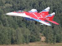 photographed at the 2005 MAKS airshow using a Canon 20D camera and Canon 100-400mm lens set to 400mm  (1/750th second, f5.6, ISO 200)