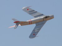 photographed at the 2005 Holloman AFB airshow using a Canon 10D digital camera and Canon 100-400mm image stabilized lens set to 400mm  (1/750th second, f8, ISO 200)