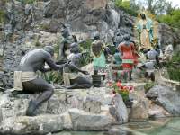 photographed in October of 2004 using a Canon 1Ds camera and Canon 28-105mm lens set to 35mm  (1/60th second, f8, ISO 100)