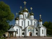 Nikolsky Womens' Monastery in the town of Pereslavl Zalessky photographed in August of 2005 using a Canon 1Ds camera and Canon 28-105mm lens set to 28mm  (1/125th second, f11, ISO 100)