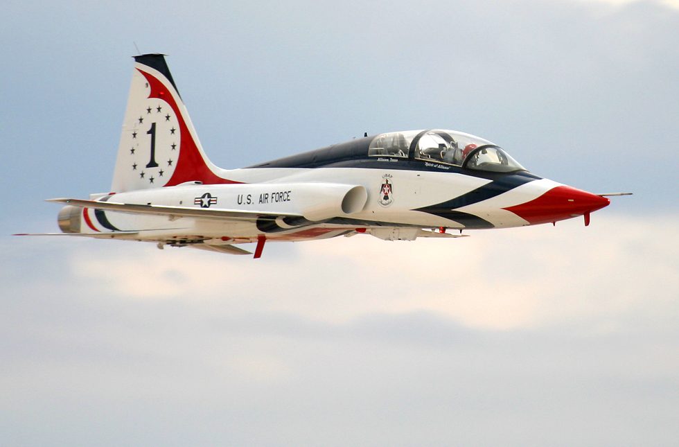 Ross Perot jr's T-38 Talon in Thunderbirds color scheme   (click here to open a new window with this photo in computer wallpaper format)