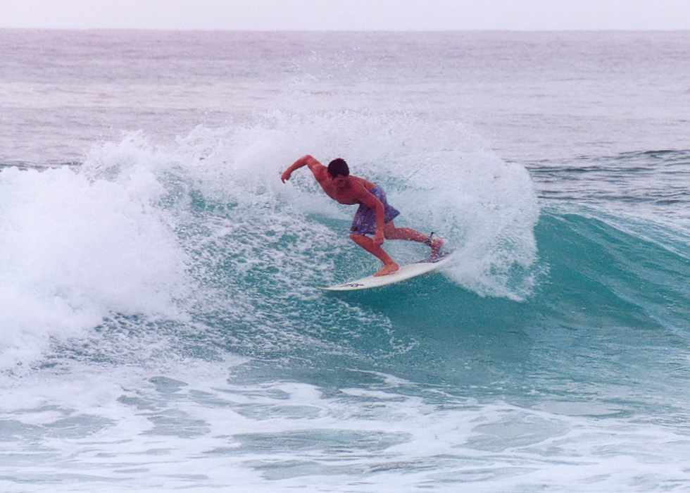 'Bob' does a sudden sharp turn on a small wave