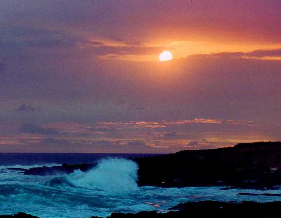 sunset over the Southernmost point of the USA   (click here to open a new window with this photo in computer wallpaper format)