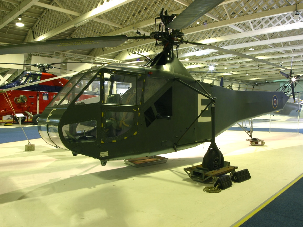 Первые вертолеты в мире. Вертолет Sikorsky r 4. Вертолет Сикорский r4b. Первый вертолет Сикорского.